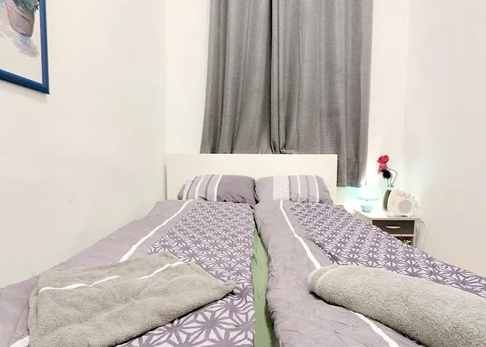 Comfortable In Lugner City Area