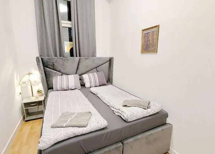 Проживание в семье Comfortable In Lugner City Area *