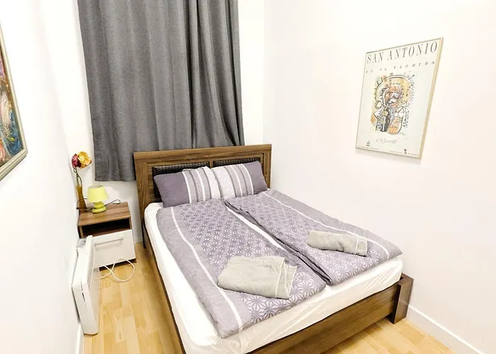 Проживание в семье Comfortable In Lugner City Area